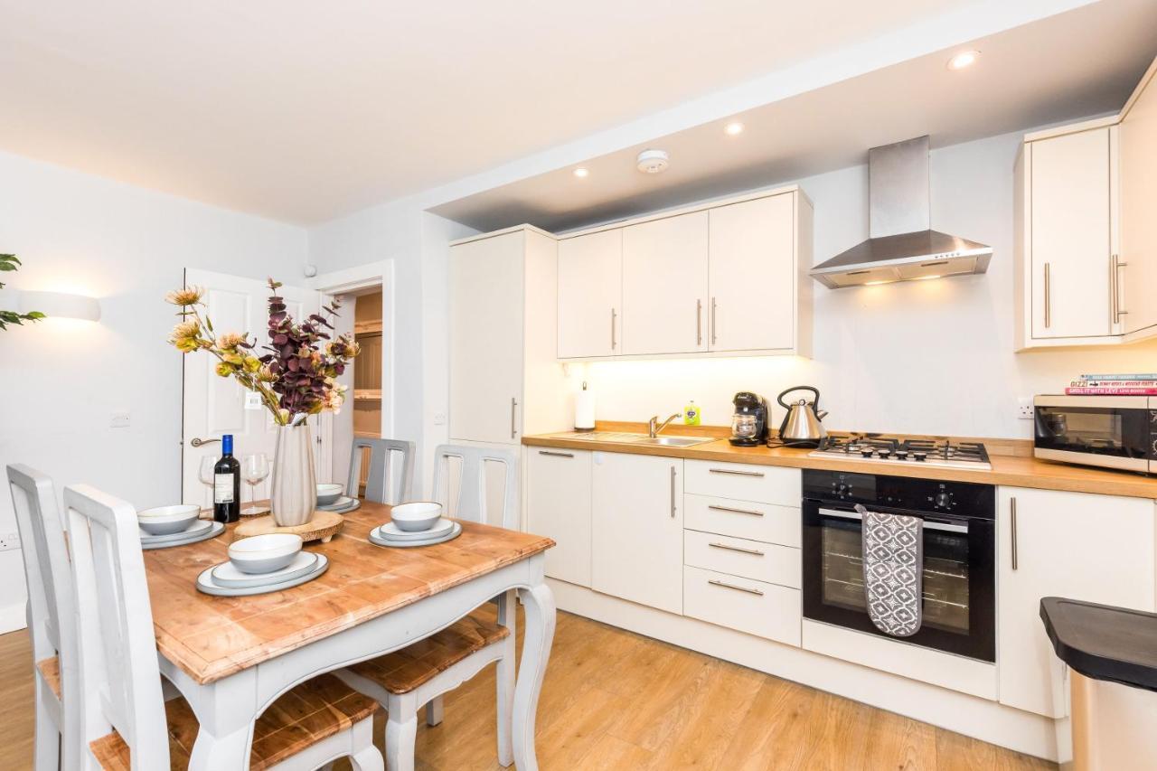אדינבורו Luxury Modern 3 Bedroom Apartment In City Centre מראה חיצוני תמונה