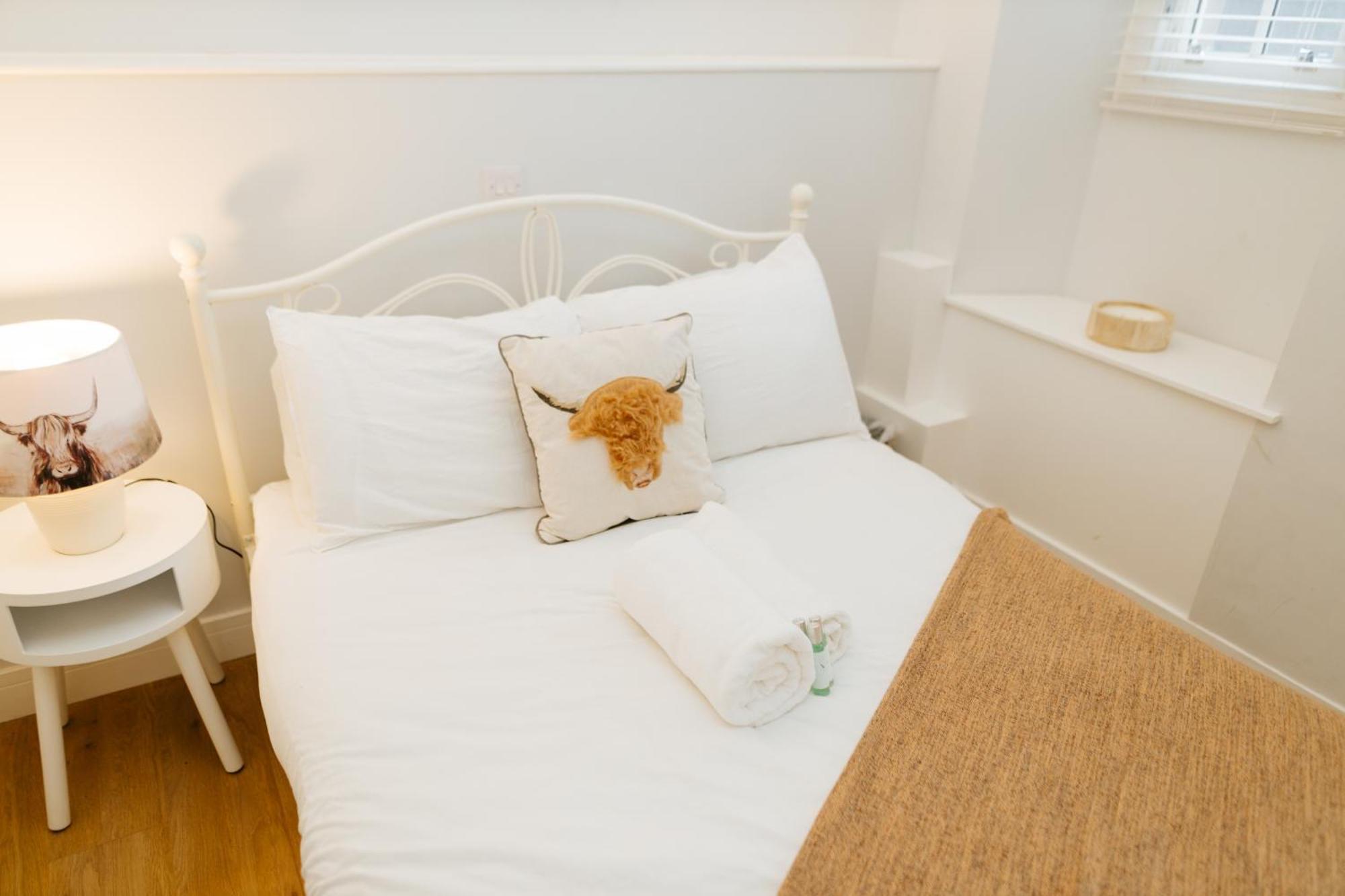 אדינבורו Luxury Modern 3 Bedroom Apartment In City Centre מראה חיצוני תמונה