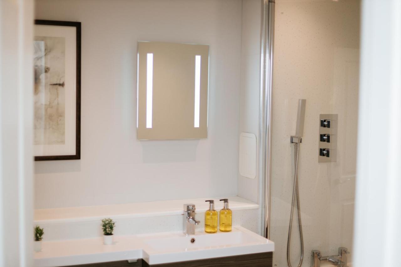 אדינבורו Luxury Modern 3 Bedroom Apartment In City Centre מראה חיצוני תמונה